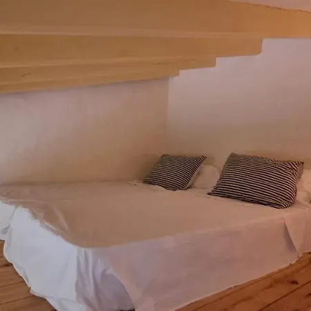Agradable Casa Con Piscina Privada Y Jardin בית נופש
