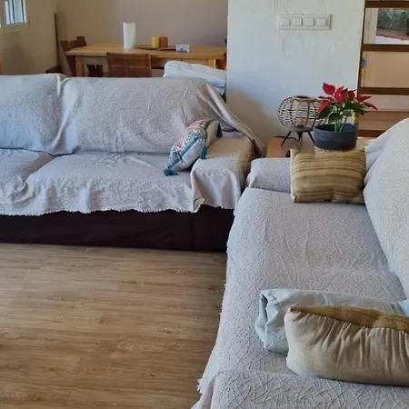 בית נופש Agradable Casa Con Piscina Privada Y Jardin